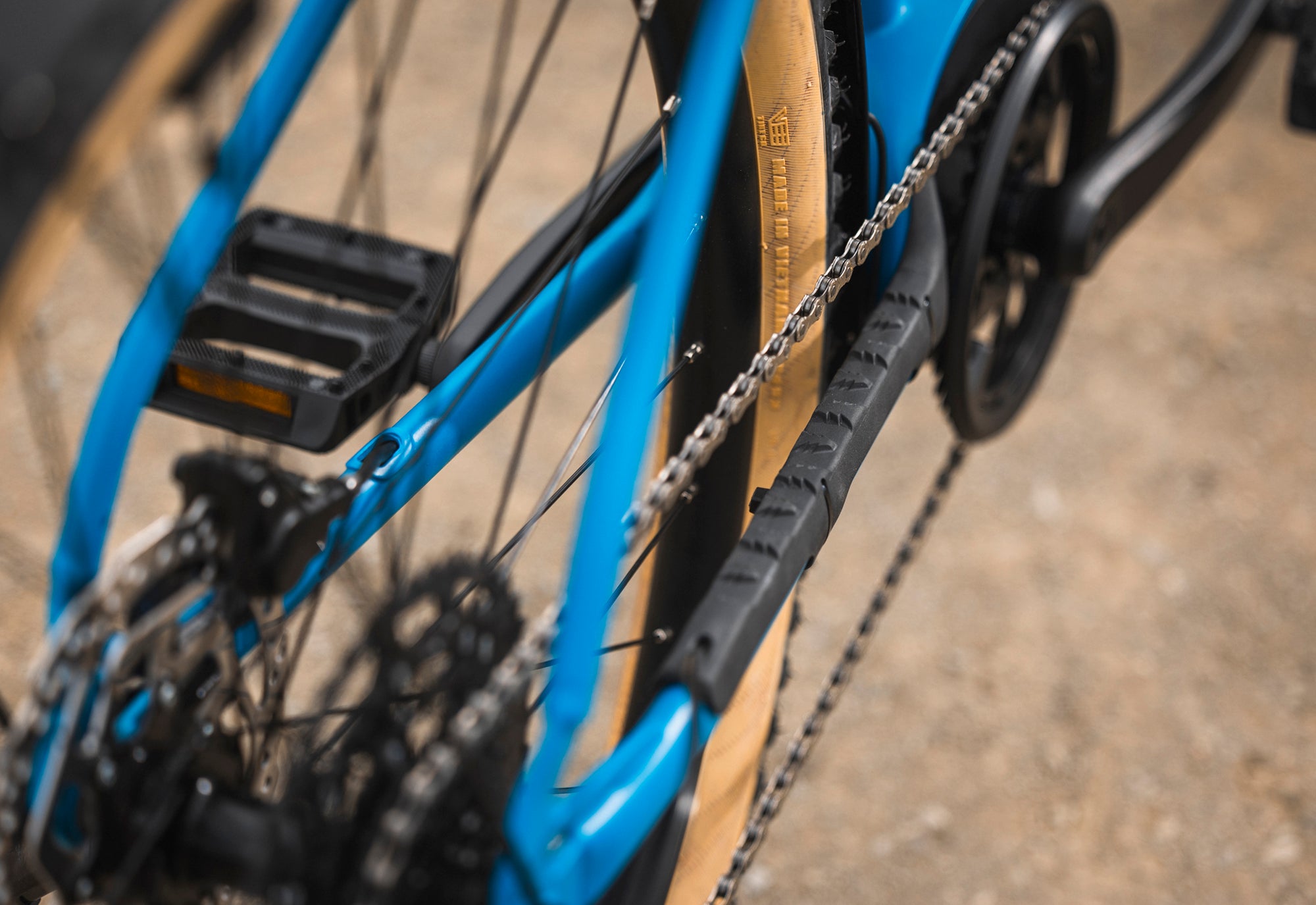 Marin Larkspur E chainstay protector detail