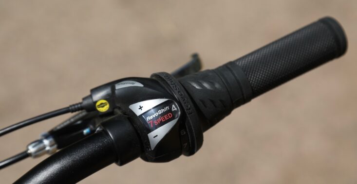 An image of a Marin Bikes Bayview Trail kid's bike grip shift gear shifter